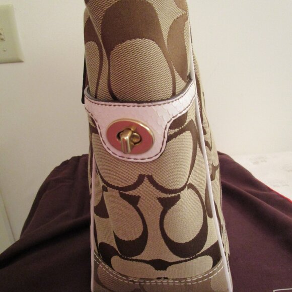 Coach BO6S-8626 Graphic/White Tote - Picture 4 of 11